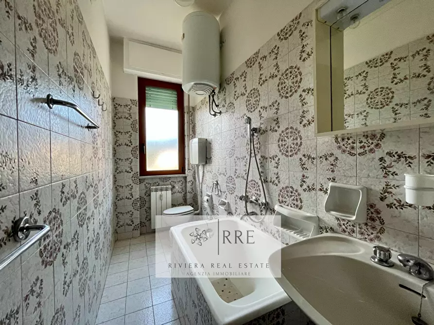 Immagine 8 di Appartamento in vendita  in via Marco Polo a Loano