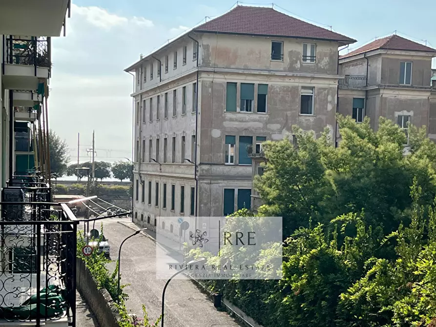 Immagine 12 di Appartamento in vendita  in via Marco Polo a Loano