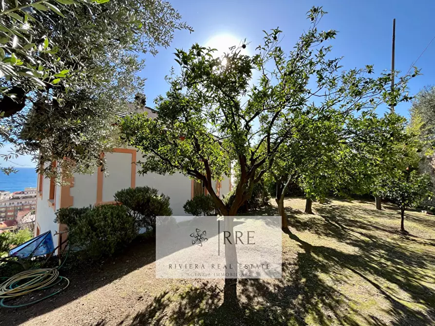 Immagine 12 di Villa in vendita  in via Galliano a Alassio