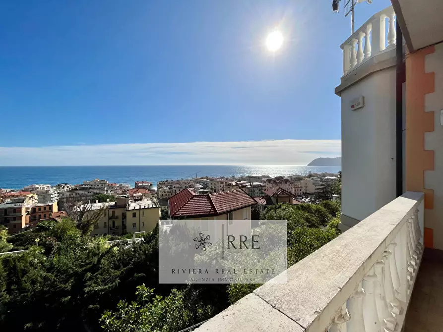 Immagine 15 di Villa in vendita  in via Galliano a Alassio