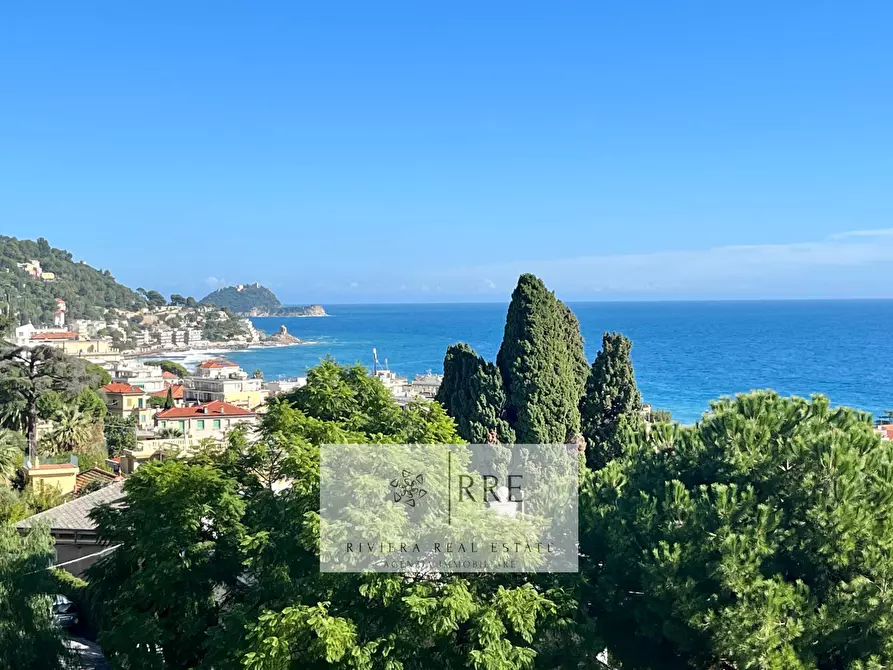 Immagine 18 di Villa in vendita  in via Galliano a Alassio