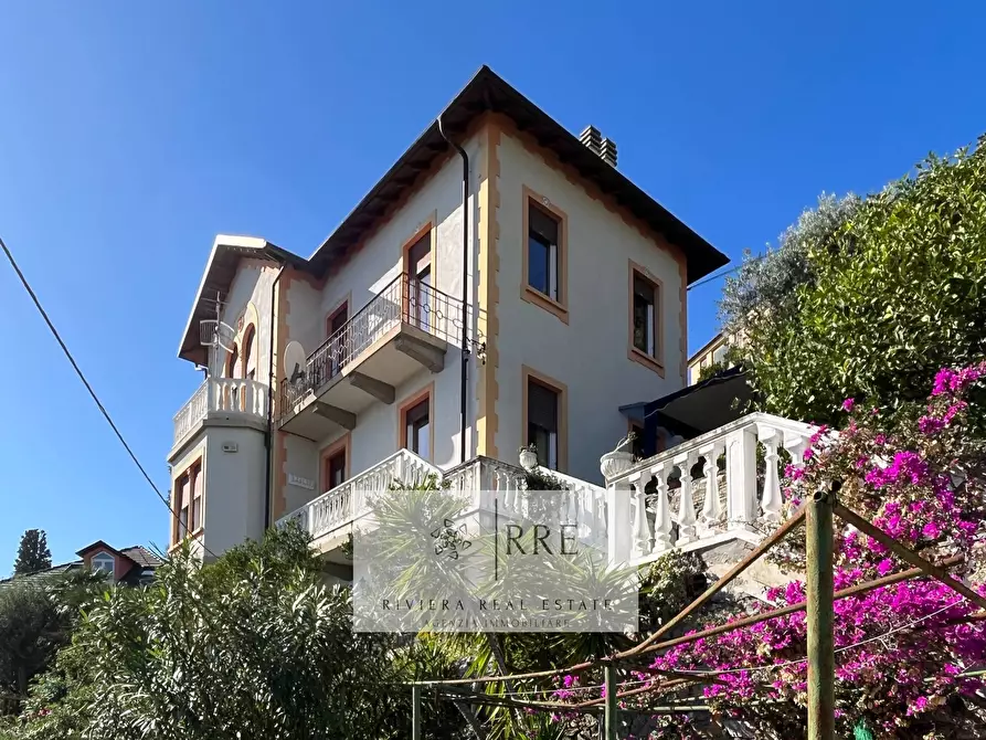 Immagine 25 di Villa in vendita  in via Galliano a Alassio