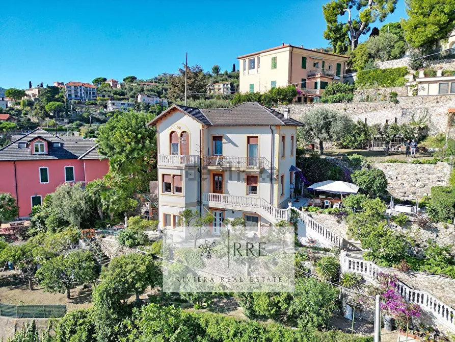 Immagine 3 di Villa in vendita  in via Galliano a Alassio