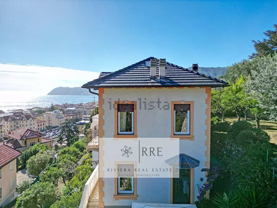Immagine 7 di Villa in vendita  in via Galliano a Alassio