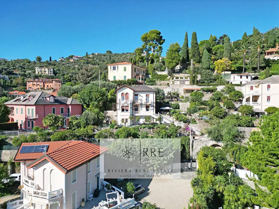 Immagine 29 di Villa in vendita  in via Galliano a Alassio