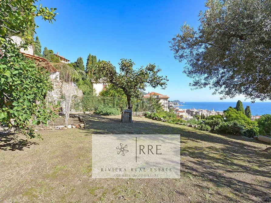 Immagine 30 di Villa in vendita  in via Galliano a Alassio