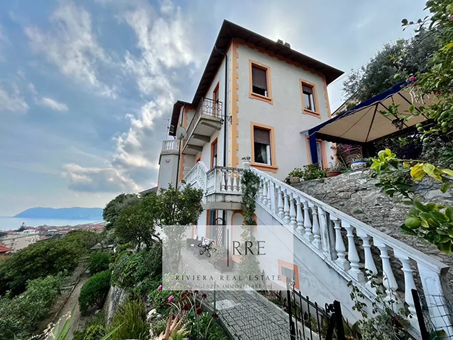Immagine 4 di Villa in vendita  in via Galliano a Alassio