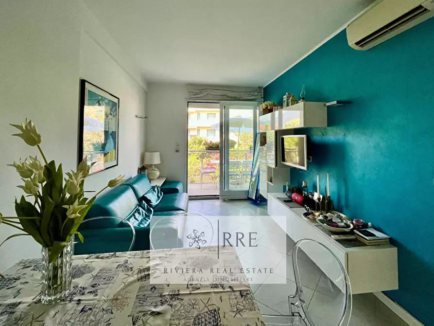 Immagine 1 di Appartamento in vendita  in Via Como a Loano