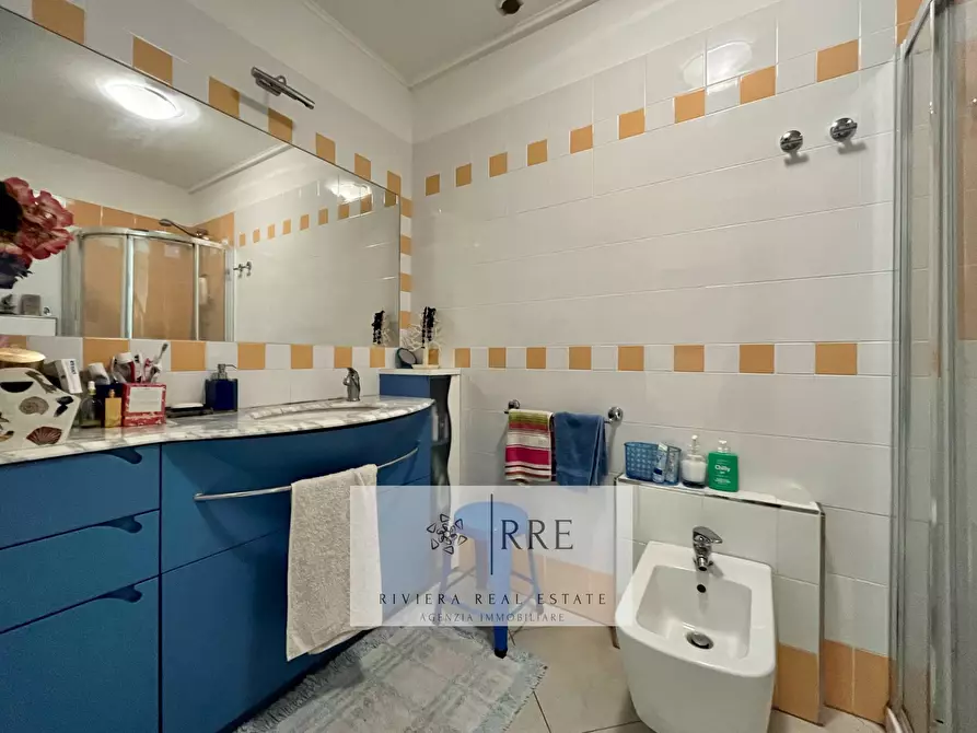 Immagine 10 di Appartamento in vendita  in Via Como a Loano