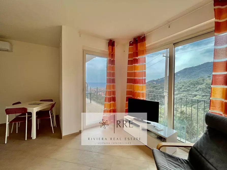 Immagine 7 di Appartamento in vendita  in via Valbona a Alassio