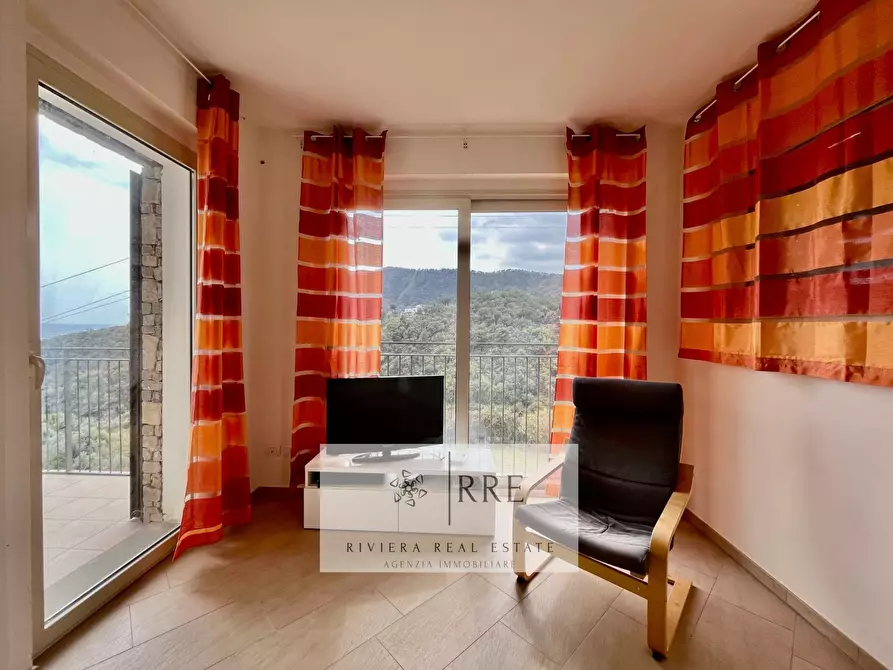 Immagine 5 di Appartamento in vendita  in via Valbona a Alassio