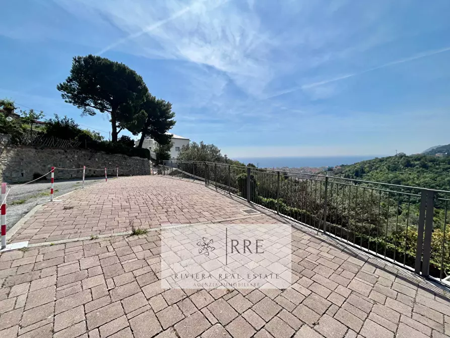 Immagine 14 di Appartamento in vendita  in via Valbona a Alassio