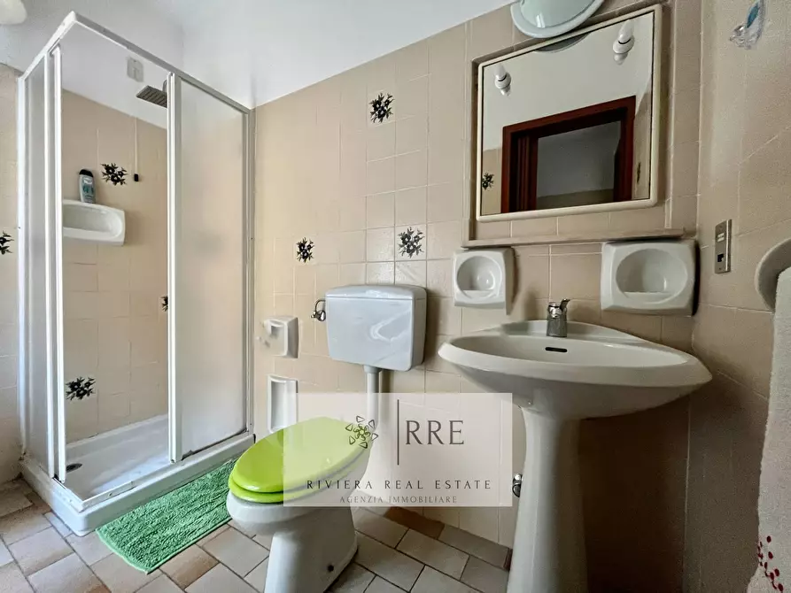 Immagine 10 di Appartamento in vendita  in Via Goffredo  Mameli a Alassio