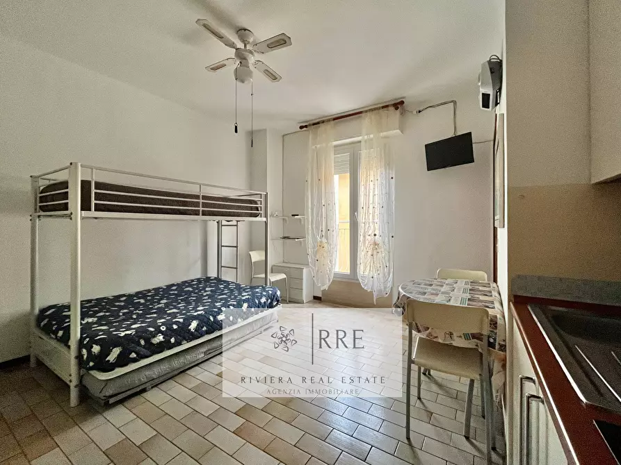 Immagine 6 di Appartamento in vendita  in Via Goffredo  Mameli a Alassio