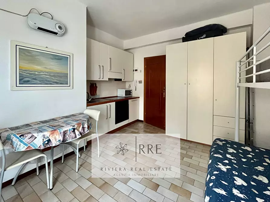 Immagine 2 di Appartamento in vendita  in Via Goffredo  Mameli a Alassio