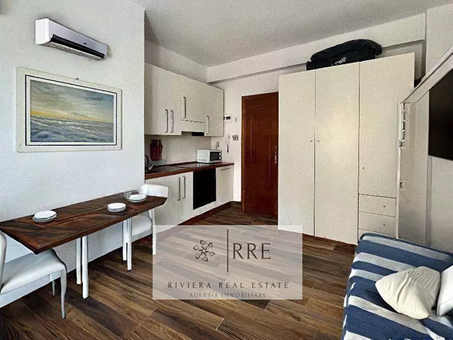 Immagine 3 di Appartamento in vendita  in Via Goffredo  Mameli a Alassio