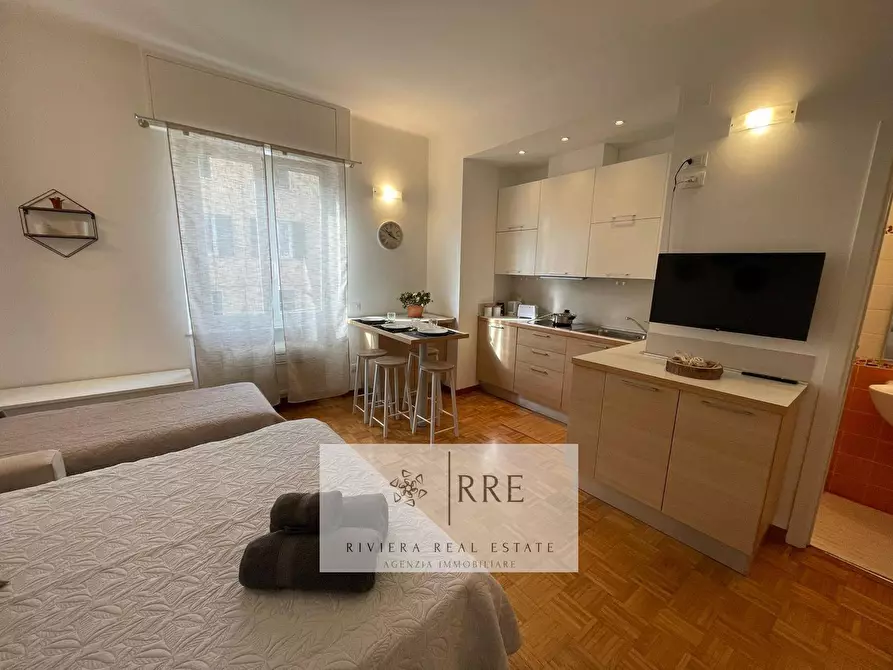 Immagine 7 di Appartamento in vendita  in Flavio Gioia a Alassio