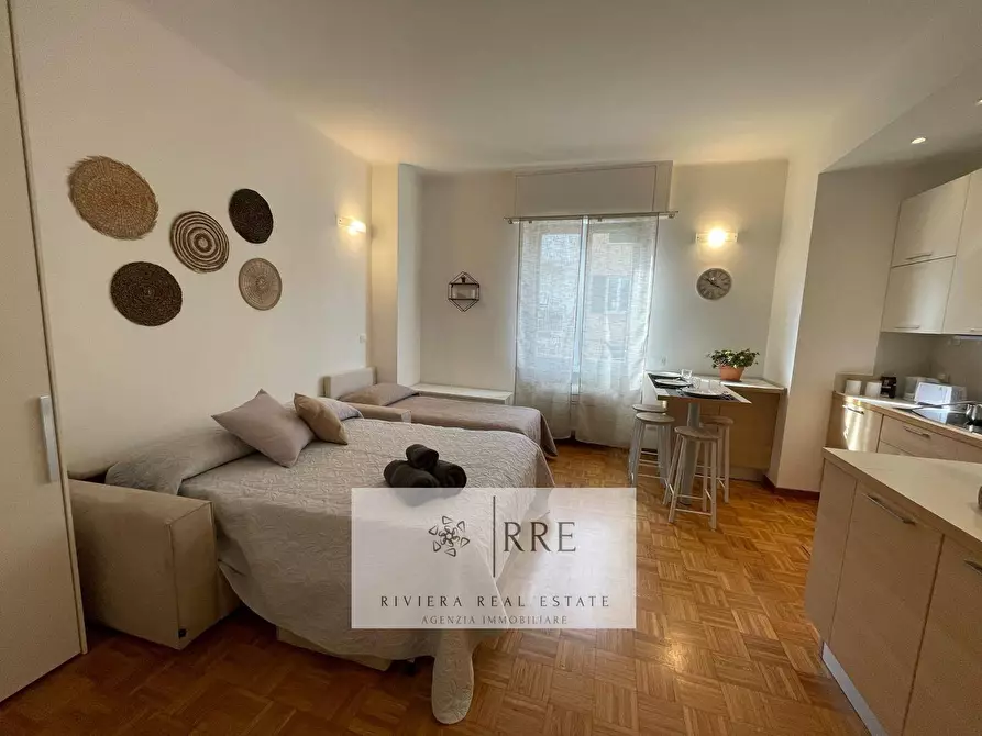 Immagine 2 di Appartamento in vendita  in Flavio Gioia a Alassio