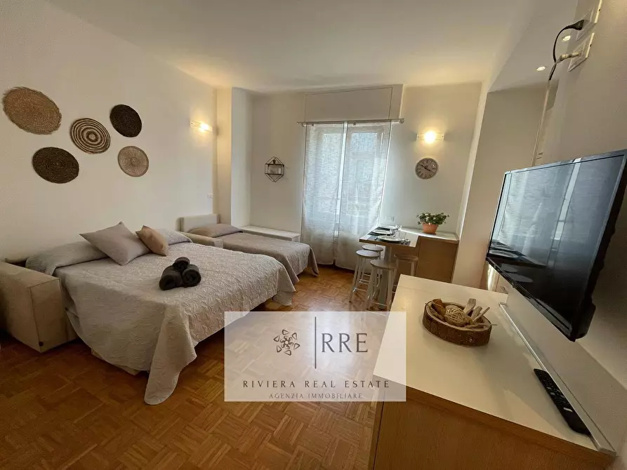 Immagine 6 di Appartamento in vendita  in Flavio Gioia a Alassio