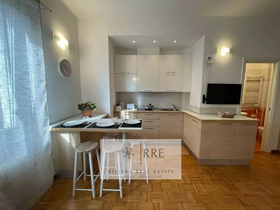 Immagine 3 di Appartamento in vendita  in Flavio Gioia a Alassio