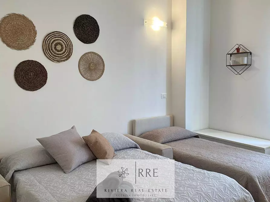 Immagine 9 di Appartamento in vendita  in Flavio Gioia a Alassio