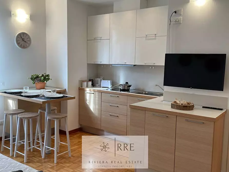 Immagine 11 di Appartamento in vendita  in Flavio Gioia a Alassio