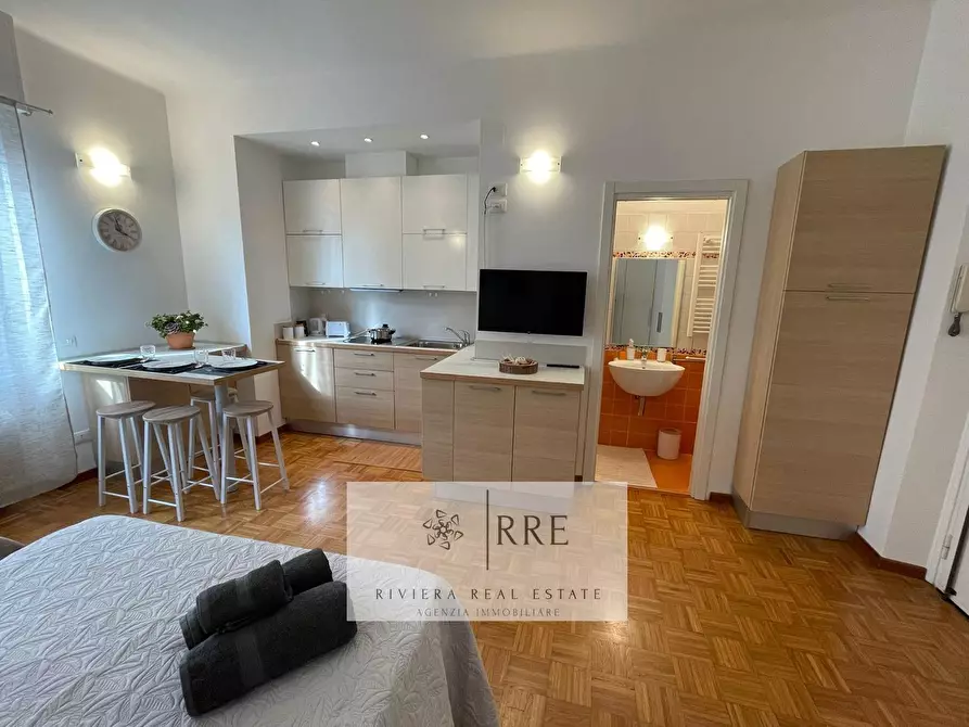 Immagine 13 di Appartamento in vendita  in Flavio Gioia a Alassio