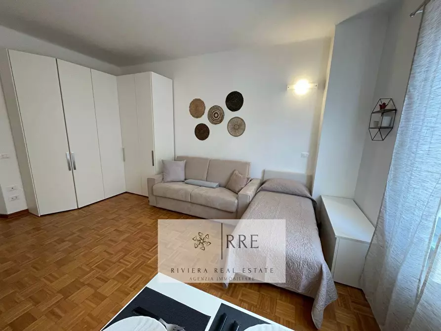 Immagine 17 di Appartamento in vendita  in Flavio Gioia a Alassio