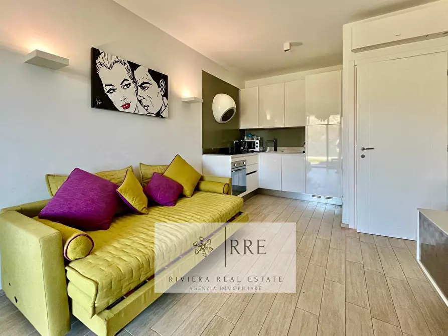 Immagine 8 di Appartamento in vendita  in Via Lombardia a Pietra Ligure