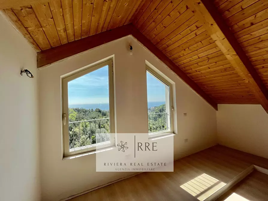 Immagine 2 di Attico in vendita  in via Valbona a Alassio