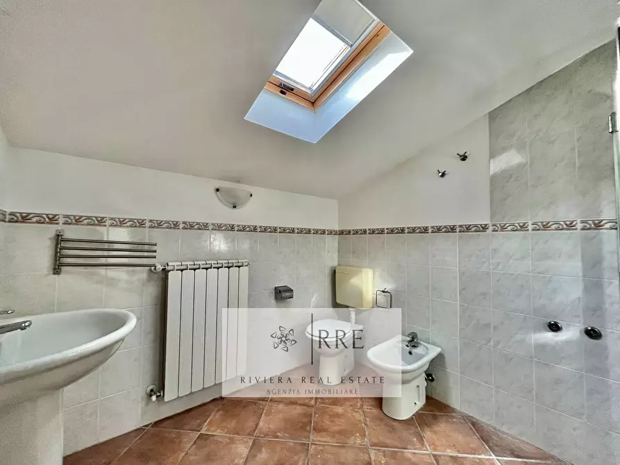 Immagine 24 di Appartamento in vendita  in Strada Statale a Albenga