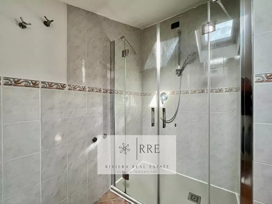 Immagine 25 di Appartamento in vendita  in Strada Statale a Albenga