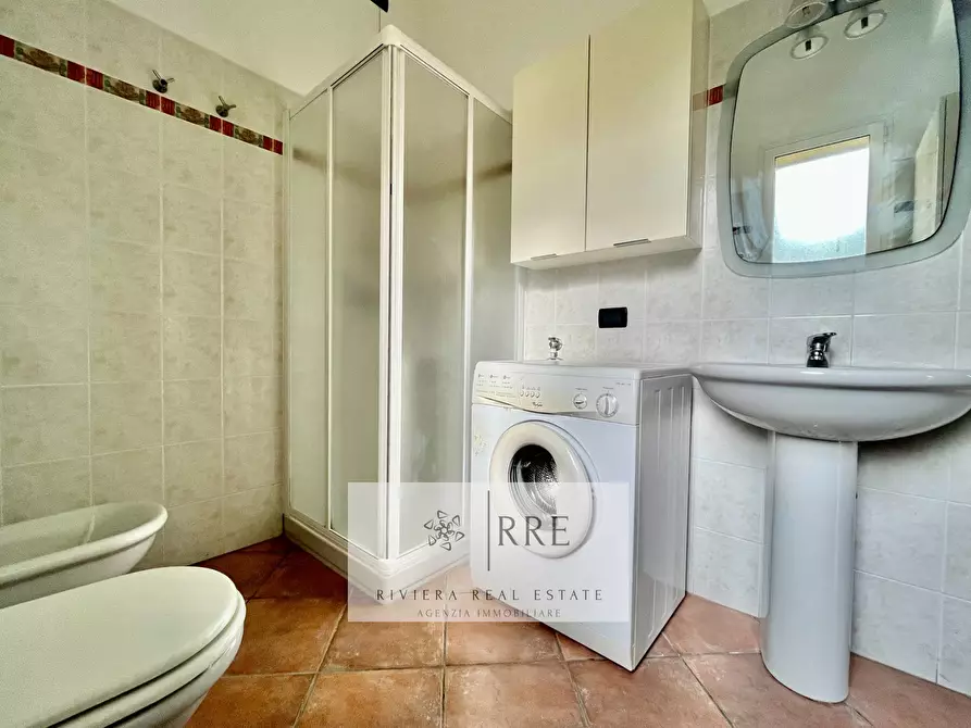 Immagine 15 di Appartamento in vendita  in Strada Statale a Albenga