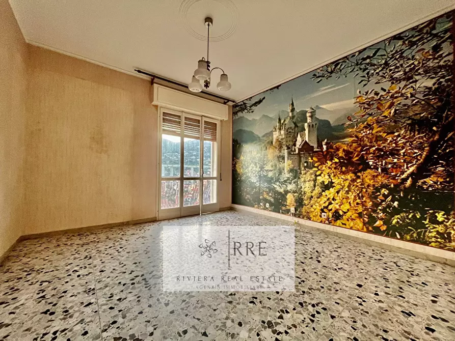 Immagine 1 di Appartamento in vendita  in Via Battisti a Imperia