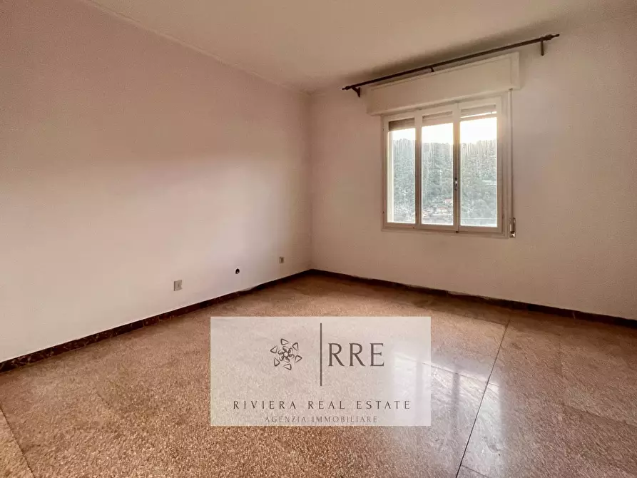 Immagine 2 di Appartamento in vendita  in Via Battisti a Imperia