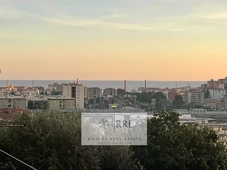 Immagine 5 di Appartamento in vendita  in Via Battisti a Imperia