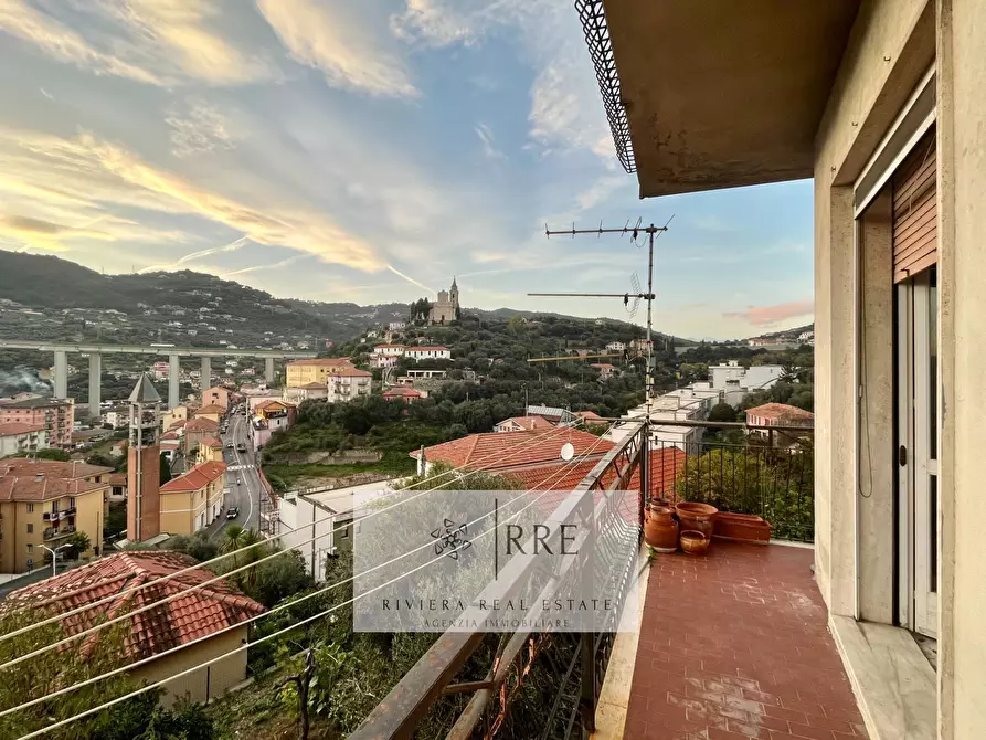 Immagine 6 di Appartamento in vendita  in Via Battisti a Imperia