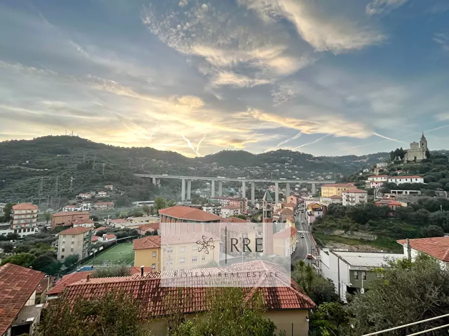 Immagine 7 di Appartamento in vendita  in Via Battisti a Imperia
