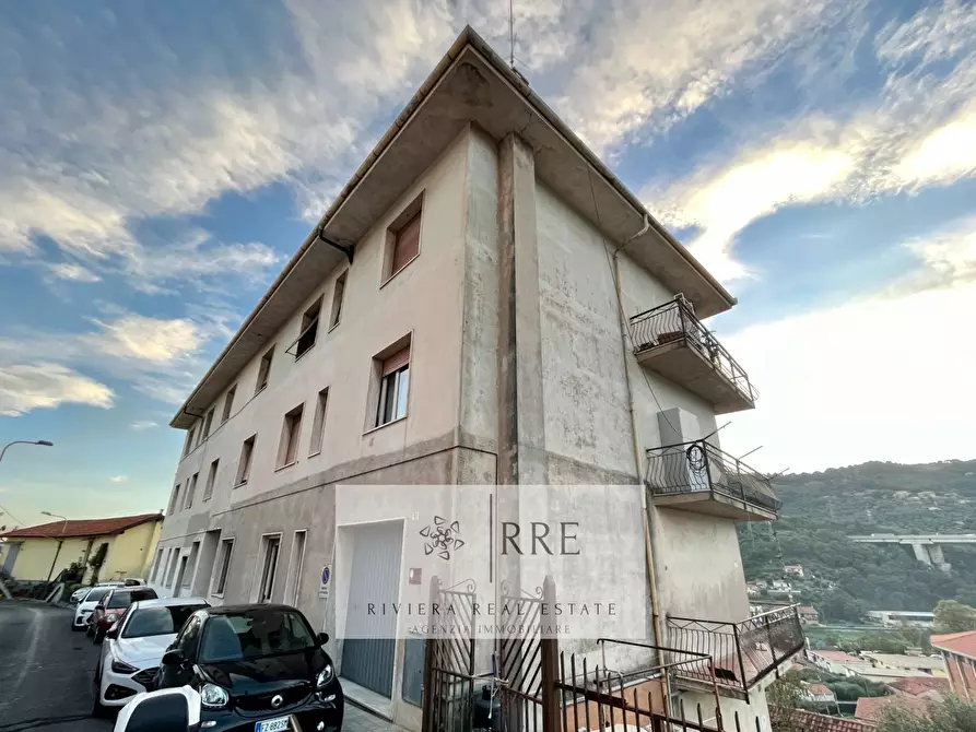 Immagine 13 di Appartamento in vendita  in Via Battisti a Imperia