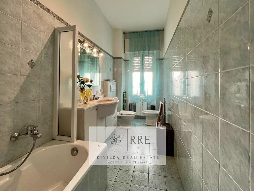 Immagine 15 di Appartamento in vendita  in via Piave a Albenga