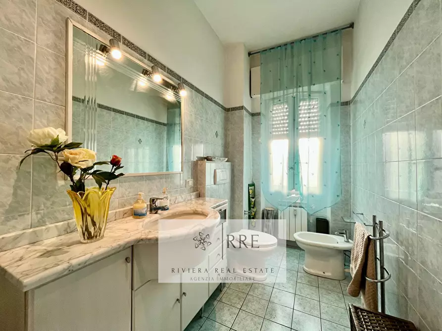 Immagine 14 di Appartamento in vendita  in via Piave a Albenga