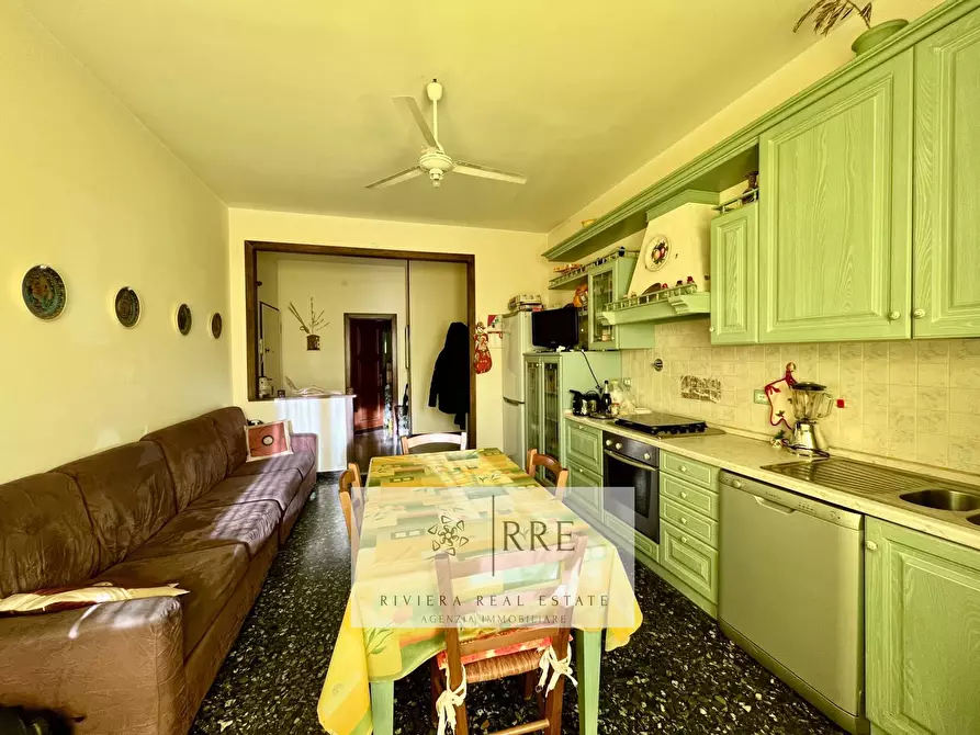 Immagine 4 di Appartamento in vendita  in via Piave a Albenga