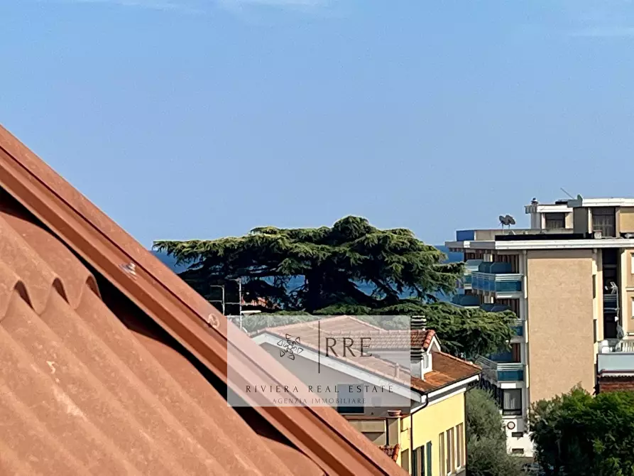 Immagine 26 di Attico in vendita  in via Aurelia a Loano