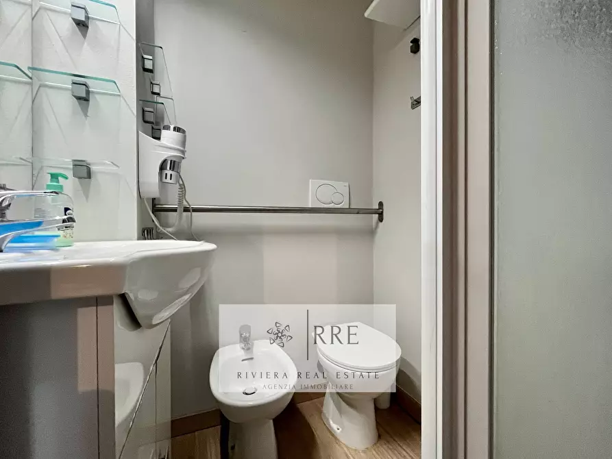 Immagine 23 di Attico in vendita  in via Aurelia a Loano