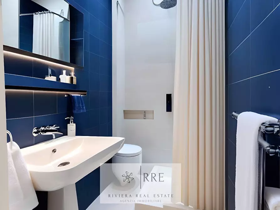 Immagine 12 di Attico in vendita  in via Roma a Laigueglia