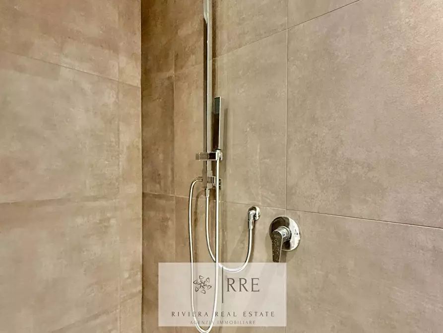 Immagine 14 di Appartamento in vendita  in via Aurelia a Loano