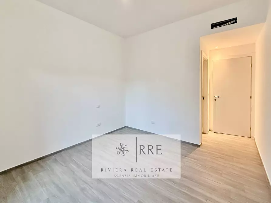 Immagine 8 di Appartamento in vendita  in via Aurelia a Loano