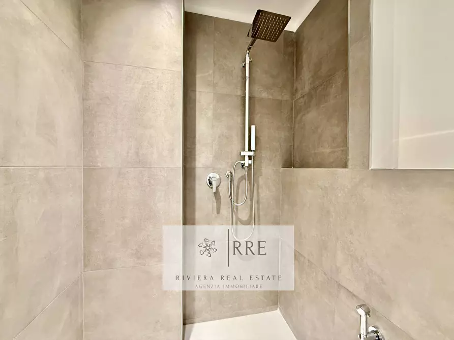 Immagine 11 di Appartamento in vendita  in via Aurelia a Loano