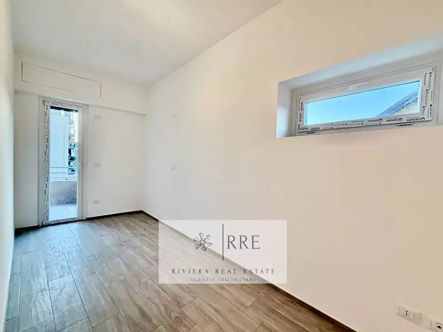 Immagine 12 di Appartamento in vendita  in via Aurelia a Loano