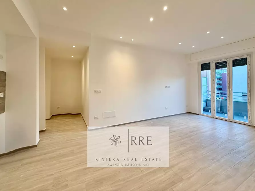 Immagine 3 di Appartamento in vendita  in via Aurelia a Loano